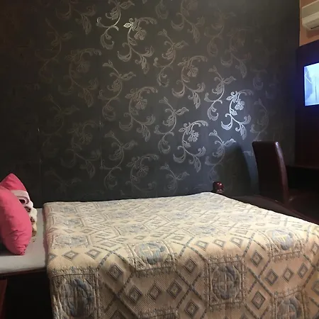 Smestaj Grof Mrcajevci Гостевой дом Gusta Meda