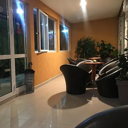 Smestaj Grof Mrcajevci Гостевой дом *